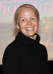 pamela-anderson-at-neuehouse-in-new-york-to-discuss-the-last-showgirl-12-01-2024-3.jpg