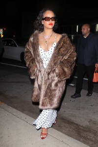 rihanna-out-for-a-late-night-dinner-at-giorgio-baldi-in-santa-monica-11-16-2024-3.jpg