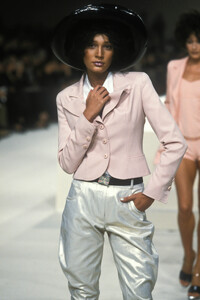 s97chanel-RTW-29-d.thumb.jpg.28befdb23b7d3698424feae62331dabd.jpg