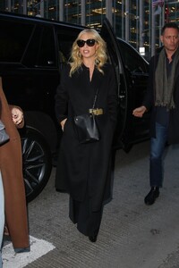 sarah-michelle-gellar-arrives-at-late-night-with-seth-meyers-12-12-2024-1.jpg