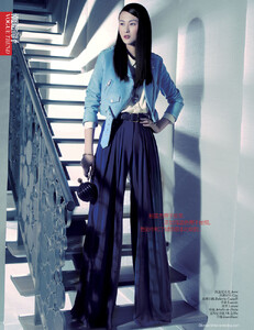 vogue-china-benjamin-kanarek-tender-skin-3.thumb.jpg.2c27c0f9454549db1954b6eb3454dede.jpg