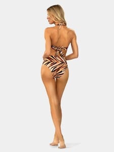 wiazana-na-szyi-gora-od-bikini-z-push-upem-zwierzecy-wzor-FG161_903_modelka2.jpg