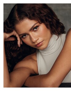 zendaya-nicole-kidman-in-variety-s-actors-on-actors-december-2024-4.jpg