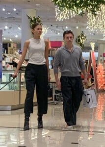 zendaya-tom-holland-s-casual-chic-shopping-spree-at-nordstrom-4.jpg