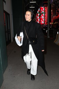 zoey-deutch-beams-arriving-at-our-town-broadway-show-in-nyc-12.19.2024-3.jpg