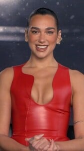 2024_12.15voguemagazine_AQNpC.thumb.jpg.26ba3c44f4253c00847a4c0265c94728.jpg
