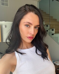 [2024.12.18] alexisbumgarner_470818032_888449623109739_4091872476280475767_n.jpg