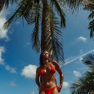 [2024.12.18] lulifamaswimwear_470687752_18473959471047625_2357015511279585326_n.jpg