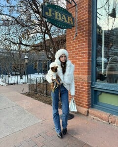 [2024.12.18] sarasampaio_470731501_18482043184058288_3626681958153277444_n.jpg