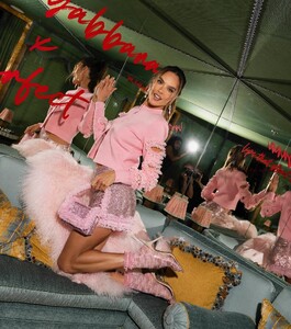 [2024.12.21] alessandraambrosio_470973317_18478922674000670_1492086530107935788_n.jpg