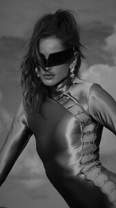 [2024.12.30] izabelgoulart_472228380_1118163336415177_2267414086438767113_n.jpg