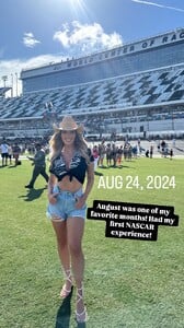 [2024.12.31] _paige.renee_472195917_18474017287041641_5957749561411561814_n.jpg