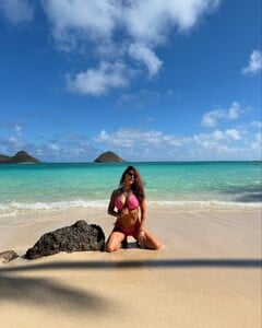 [2024.12.31] ariannyceleste_472129845_18482435137023607_285823025954489688_n.jpg