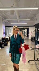[2024.12.31] kendalljenner_472157767_917661143805980_5921743379502948677_n.jpg
