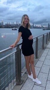 [2024.12.31] lindsellingson_472090499_1375574406756313_6435815099922086854_n.jpg