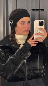 [2024.12.31] sarasampaio_472323422_18484651351058288_6399262559312217990_n.jpg