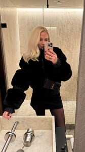 [2024.12.31] terezatomasova_470947114_924236143100354_7667822628362872964_n.jpg