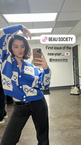 [2025.01.03] haileesteinfeld_472459601_18481026901014098_2759249853711650791_n.jpg