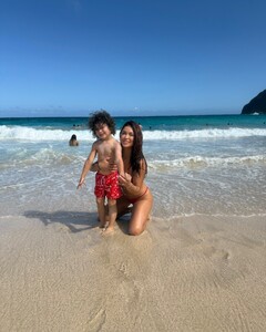 [2025.01.04] ariannyceleste_472546107_18483281947023607_941569822881258303_n.jpg