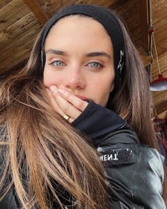 [2025.01.04] sarasampaio_472778496_18485472007058288_1762979232086241531_n.jpg