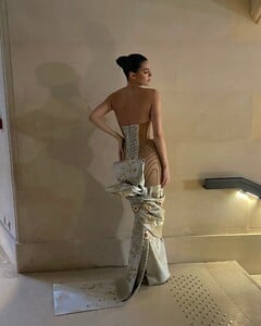 [2025.01.27] kendalljenner_475208565_18915043651044931_4282909092248756995_n.jpg