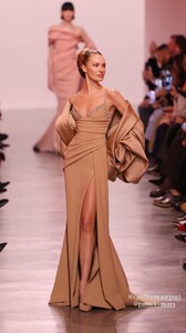 [2025.01.29] candiceswanepoel-eliesaabworld_475340388_18485676088040889_4818129879894606928_n.jpg