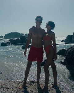[2025.01.01] taylor_hill_472303343_18483641107024492_2151913055624391837_n.jpg