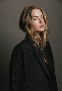 239.thumb.jpg.9b01646f1f70da26a1dc8161792ba050.jpg