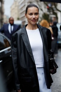 559465510_adriana-lima-10.thumb.jpg.c4fc58fbc98a7c11e82fcee85eee10cf.jpg
