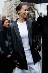 559465557_adriana-lima-12.thumb.jpg.8bf66d53617c58cf1c13e96dc46aaefd.jpg