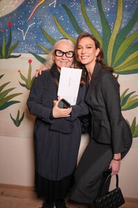 559757978_karlie4-13.jpg