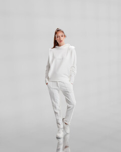Bojana-Ugresic-White-Canvas-001.jpg