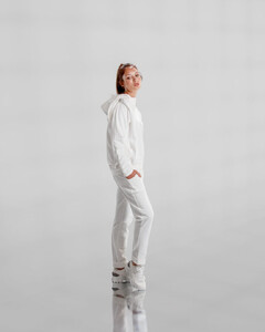 Bojana-Ugresic-White-Canvas-002.jpg