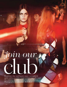British_Vogue_2014-09-376.thumb.png.baecca4feef21b07bbe9bae0e41e494c.png