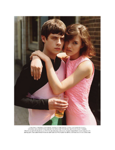 British_Vogue_2014-09-380.thumb.png.7a72db5cb4f785a1e18cdb0104083a52.png