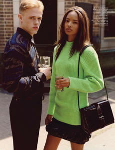 British_Vogue_2014-09-385.thumb.png.8101ea89c59731e6f1a9dbf3745301d9.png