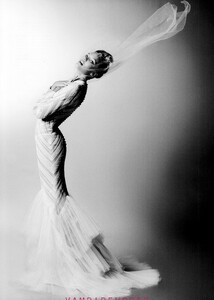Celebutopia-NET-Candice-Sw-anepoel-HARPERS-BAZAAR(5).thumb.jpg.4b62b5a8f0b0bfc6fc52a7ec997f3ca5.jpg