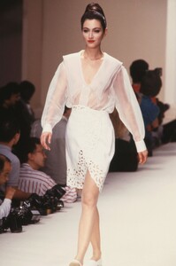 Cerruti_SS1989_AnneRohart.thumb.jpg.74c2deb7b2948e427c55883277f4a2bc.jpg