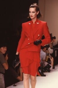 Cerruti_SS1989_CathyGallagher_03.thumb.jpg.232acab2abeb81a9b1a377b452e70893.jpg