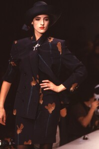 Cerruti_SS1989_DanyaFiorini_01.thumb.jpg.a548a4f9c3ea44d34aa0eb0f3ca99453.jpg