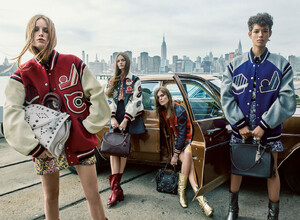 Coach-Fall-Winter-2016-Rianne-Van-Rompaey-Sandra-Schmitt-Jing-Wen-Caitie-Green-Dilone-by-Steven-Meisel.thumb.jpg.daf8b860a629d9521cb6fc3f26c9c792.jpg