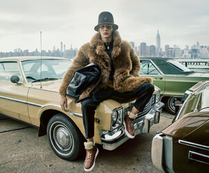 Coach-Fall-Winter-2016-Stuart-Vevers-Finnlay-Davis-by-Steven-Meisel.thumb.jpg.c8cf8e573c1eddbc8dd88d1972f5a345.jpg
