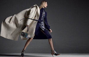 Dior-Fall_Winter_2016_17-Julia_Nobis_by_Steven_Meisel-04.thumb.jpg.6d4b05f86a0989c742f3676e2d1ade84.jpg