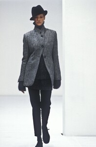 DolceGabbana1994FW10.thumb.jpg.dc9027e69e32f87d771d7e45aed9af4b.jpg