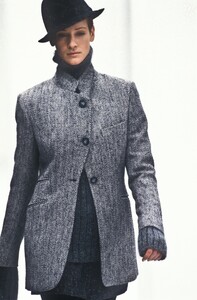 DolceGabbana1994FW11.thumb.jpg.08ee128e01c7fd3a538ca99d9b92abfb.jpg
