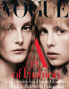 Edie-Campbell-Olympia-Campbell-by-Karl-Lagerfeld-for-Vogue-Germany-16.thumb.jpg.d1f67706d57186a6229b0c4579fe026f.jpg