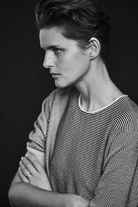 Giorgio_Armani-New_Normal-2016-Campaign-02-Stella_Tennant-by-Peter_Lindbergh.thumb.jpg.136b84c781efd85cfa5ade8100f9f61c.jpg