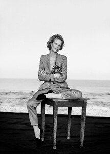 Giorgio_Armani-New_Normal-2016-Campaign-09_Eva_Herzigova-by-Peter_Lindbergh.thumb.jpg.816f17e38d6c13fd5b079c91d92920f0.jpg