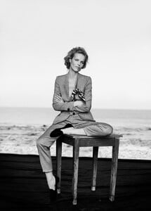 Giorgio_Armani-New_Normal-2016-Campaign-09_Eva_Herzigova-by-Peter_Lindbergh.thumb.jpg.84792aa062ba7f1a736c7efeb732c979.jpg