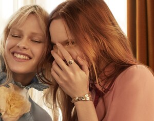 Gucci-Jewellery-Watches-Spring-Summer-2016-Eva-Daria-Minaeva-Polina-Oganicheva-by-Glen-Luchford-04.thumb.jpg.ca6c4e0e77a5cdbdb21e701475ddc9c7.jpg